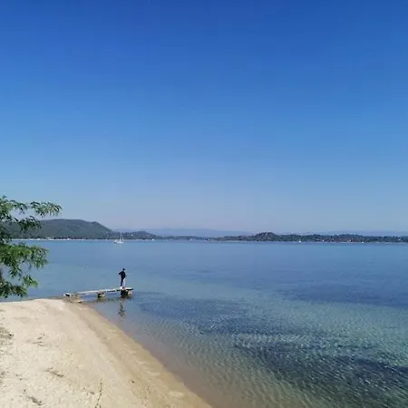 Holiday home Private Seafront House In With Amazing View Of Diaporos Island