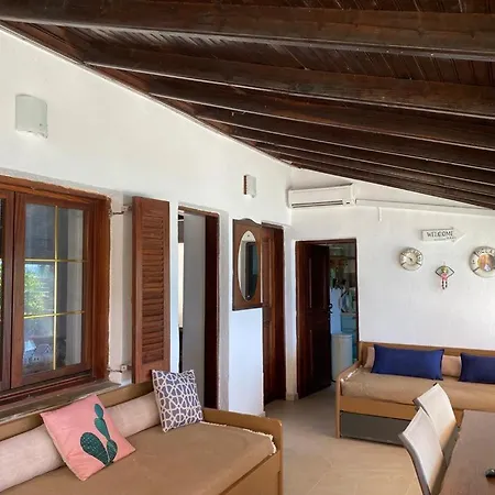 Holiday home Private Seafront House In With Amazing View Of Diaporos Island