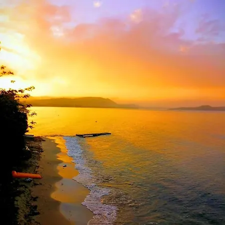 Private Seafront House In With Amazing View Of Diaporos Island Casa de Férias Vourvourou
