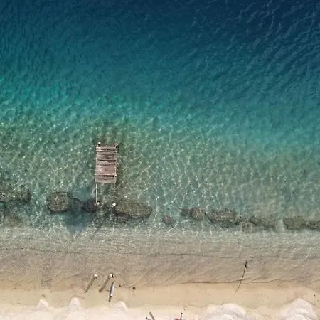 Private Seafront House In With Amazing View Of Diaporos Island Casa de Férias Vourvourou
