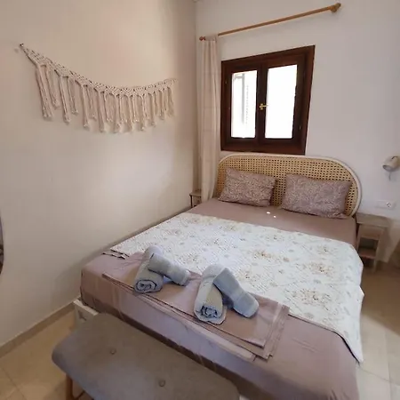 Private Seafront House In With Amazing View Of Diaporos Island Casa de Férias *